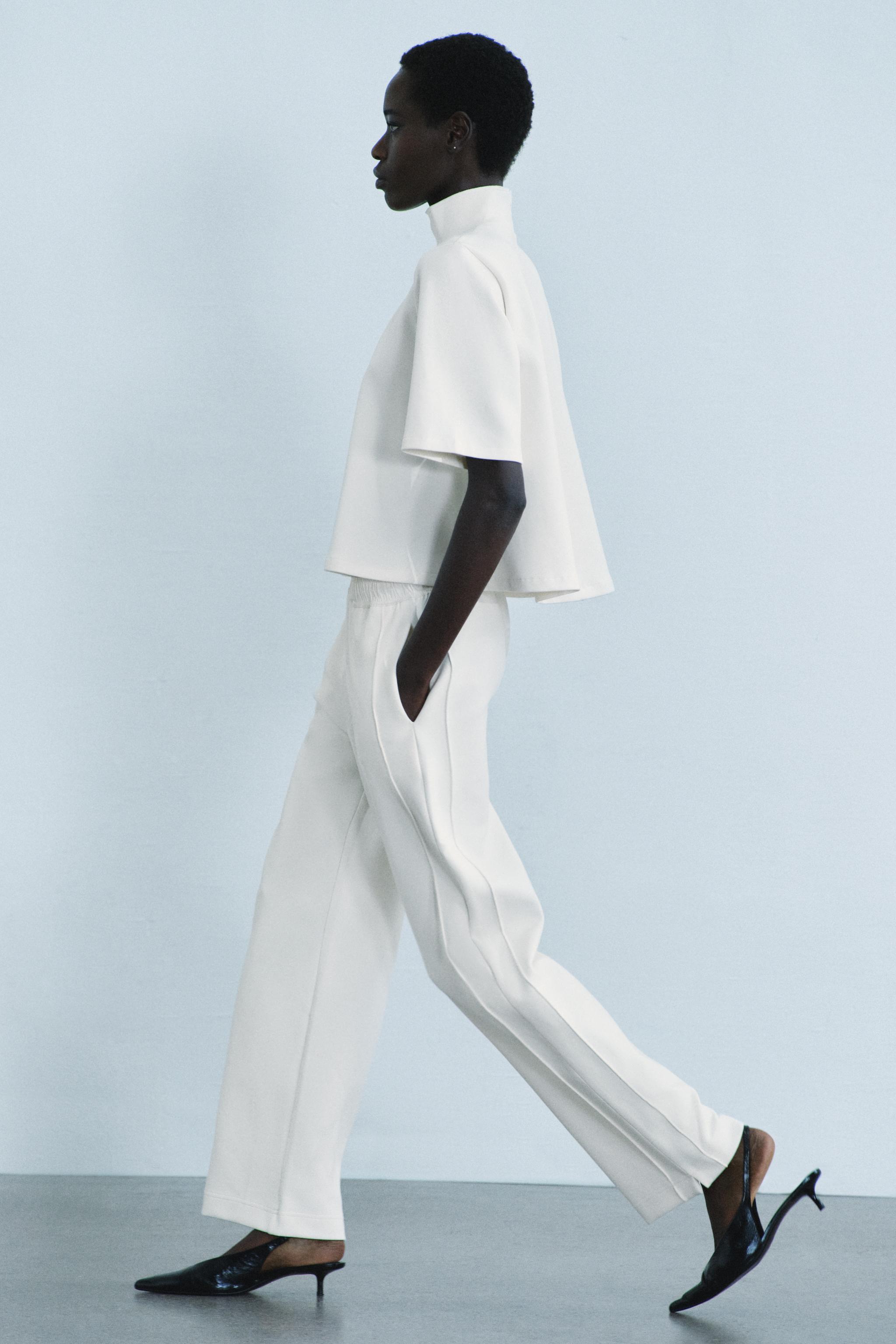 PANTALON DROIT AVEC NERVURE EN INTERLOCK